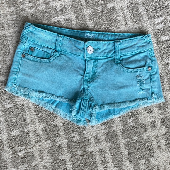 •Almost Famous• Low-Rise Distressed Shorts - Picture 1 of 9